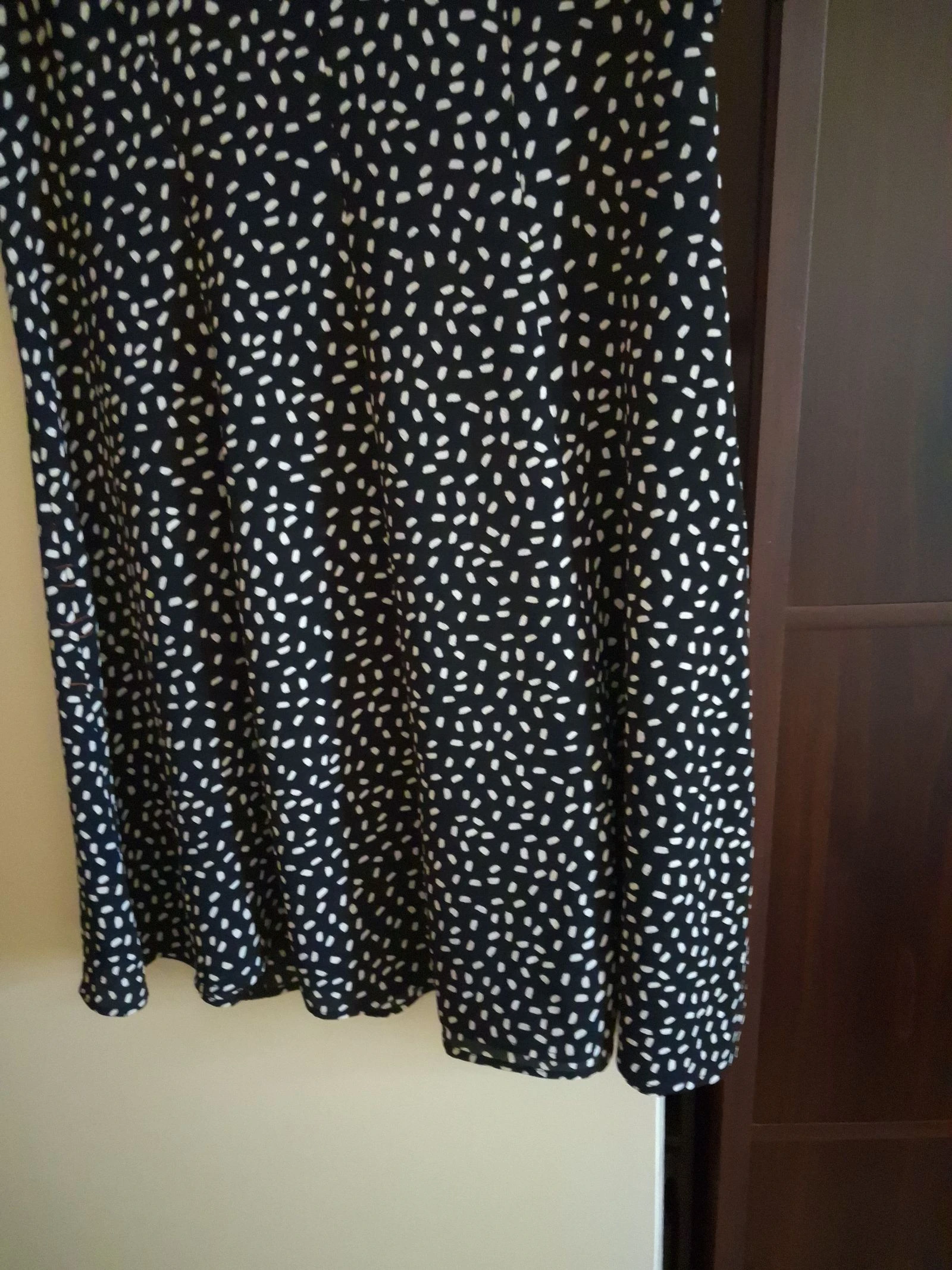 Beautiful fluid and lightweight dress C&A size 44 – photo 4